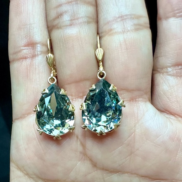 FINAL SALE 🎉🎉 Brand New Catherine Popesco Teardrop Earrings - Picture 2 of 3